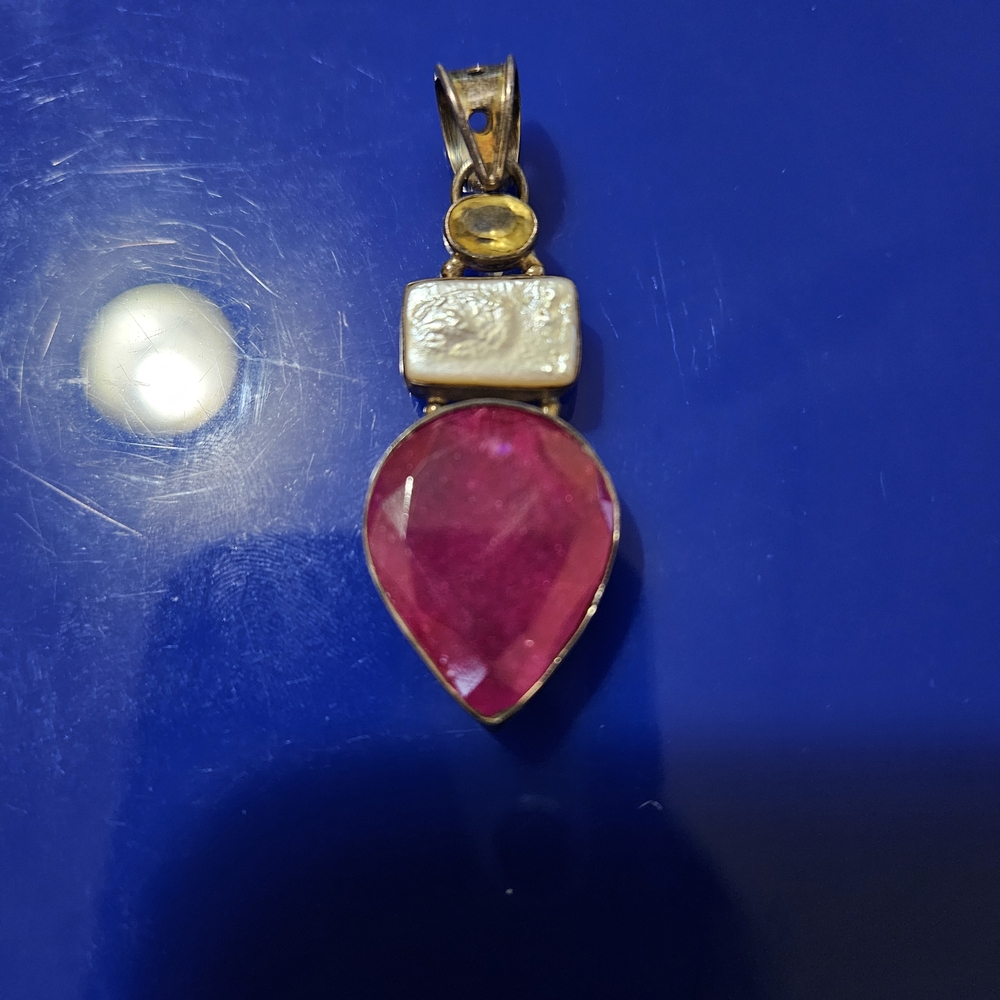 Elegant Pink and Gold Pendant